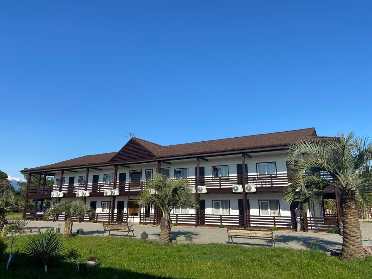 Al Mare Hotel Pitsunda Eksteriør billede