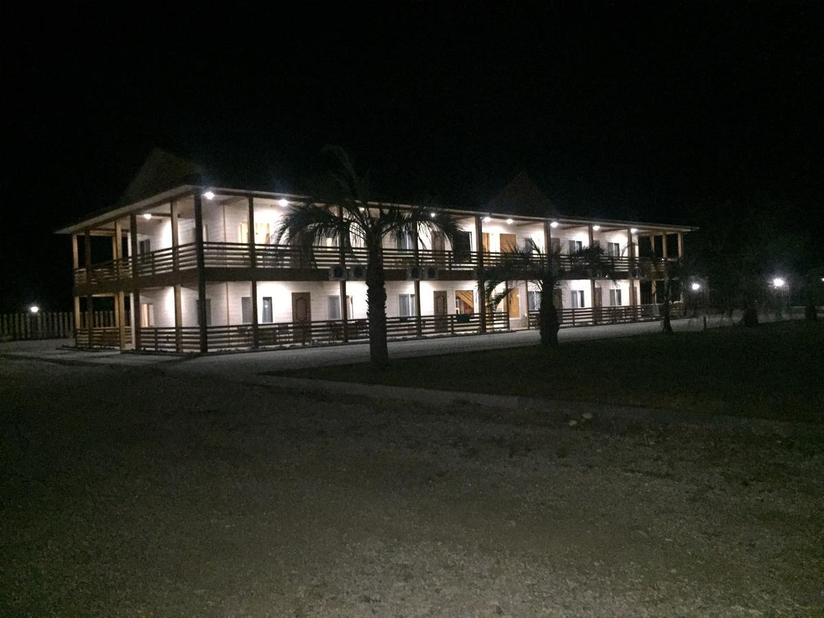 Al Mare Hotel Pitsunda Eksteriør billede