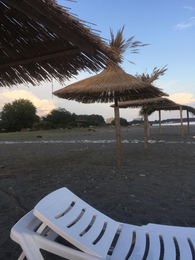 Al Mare Hotel Pitsunda Eksteriør billede